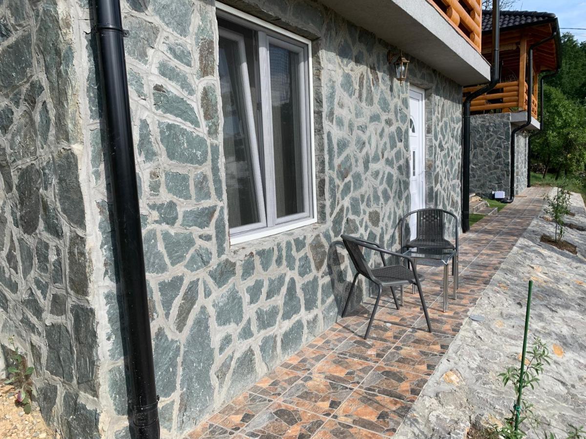 Boja Zalaska - Kameni Apartman Jagodina Ngoại thất bức ảnh