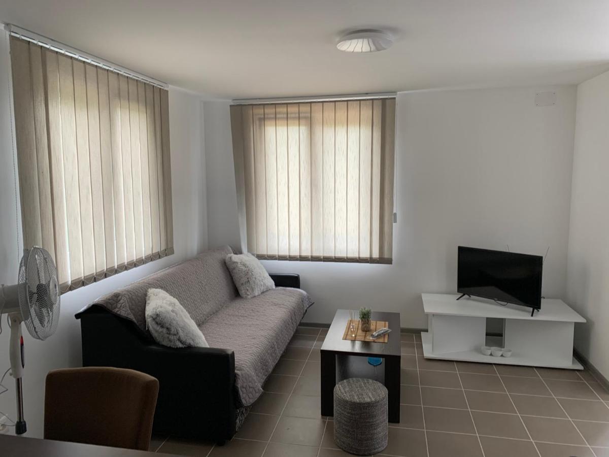 Boja Zalaska - Kameni Apartman Jagodina Ngoại thất bức ảnh