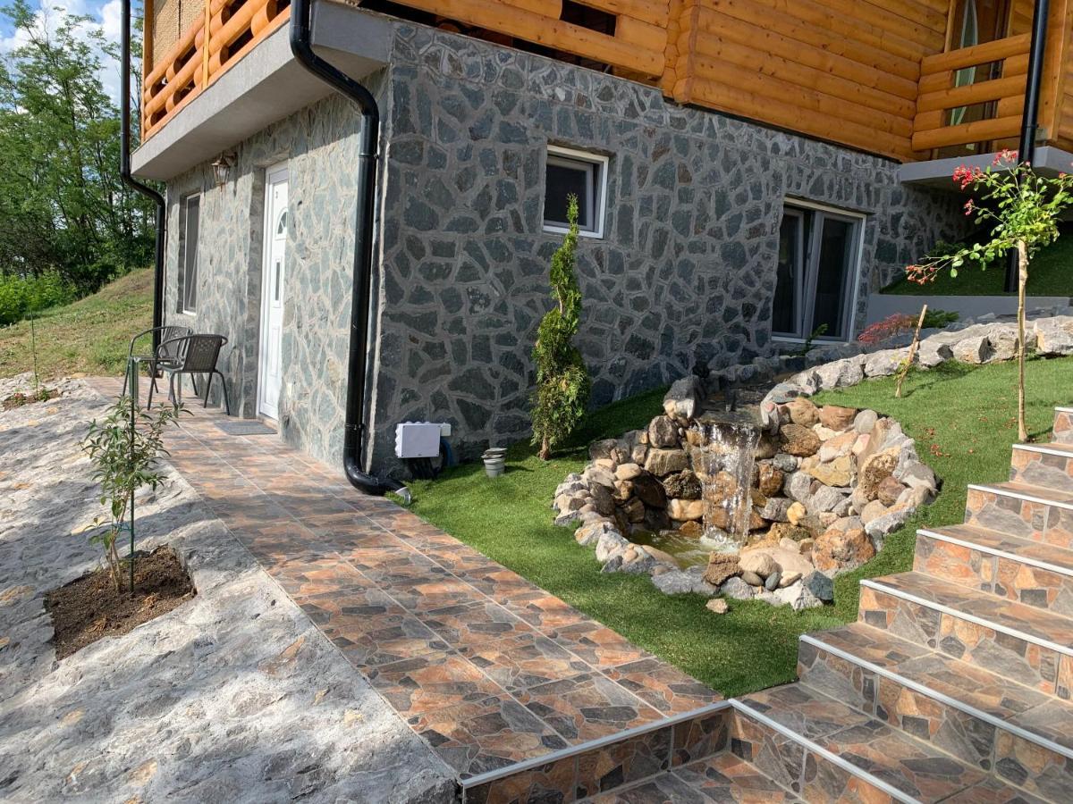 Boja Zalaska - Kameni Apartman Jagodina Ngoại thất bức ảnh