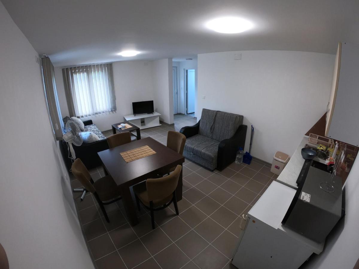 Boja Zalaska - Kameni Apartman Jagodina Ngoại thất bức ảnh