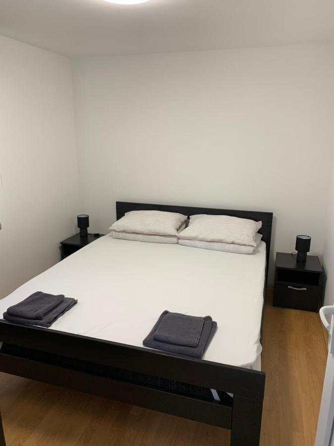 Boja Zalaska - Kameni Apartman Jagodina Ngoại thất bức ảnh