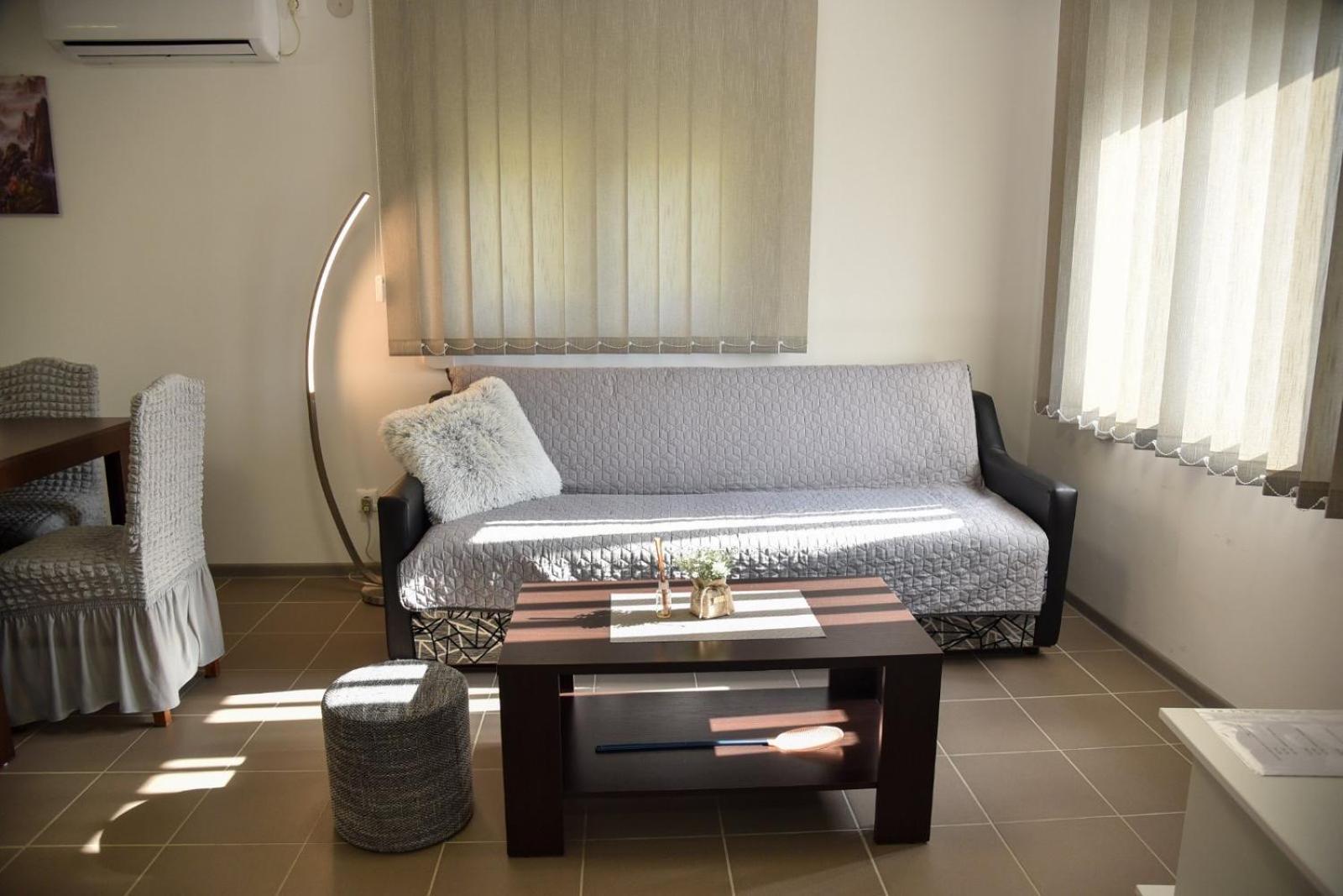 Boja Zalaska - Kameni Apartman Jagodina Ngoại thất bức ảnh